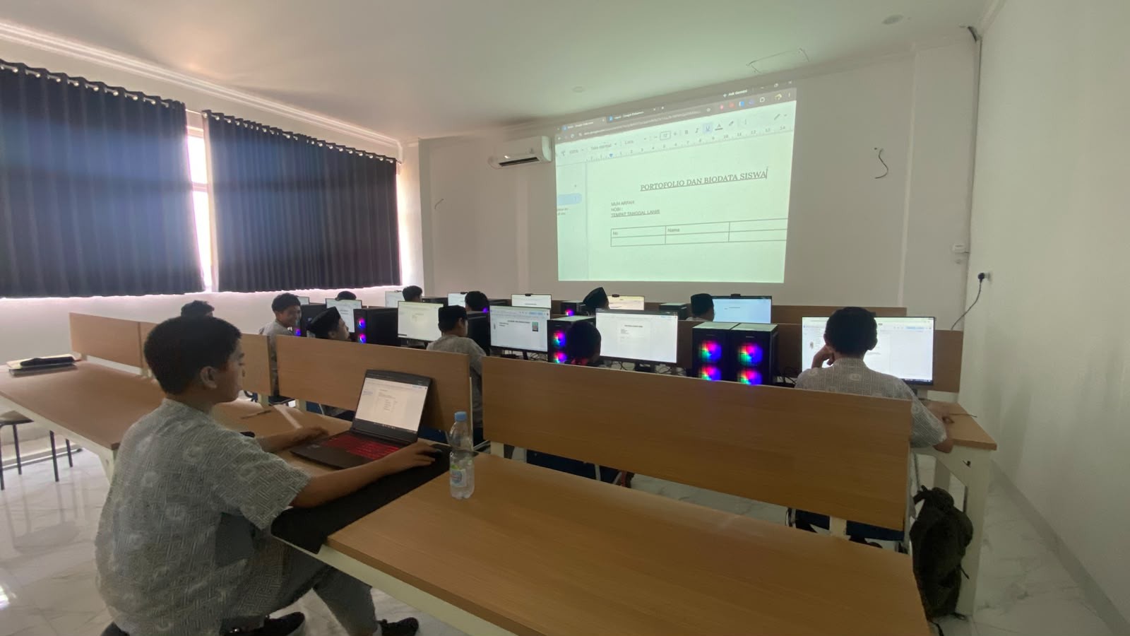 Pertemuan 4: Praktik Mandiri, Evaluasi, dan Penguatan Word serta Pengenalan Google Docs